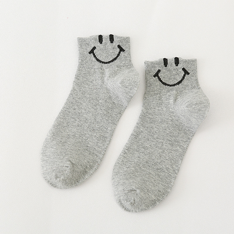 2020 Spring Three-dimensional Cartoon Smiley Of A Solid Color Cotton Socks In Tube Socks Jacquard Socks Wholesale